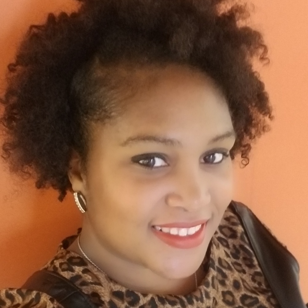 Meet your Posher, Alexis